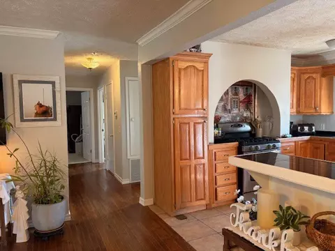 Entry Way - 400 Franklin St, Harrison, AR 72601 photo 2 of 2