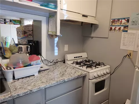 Kitchen - 400 Franklin St, Harrison, AR 72601 photo 5 of 5