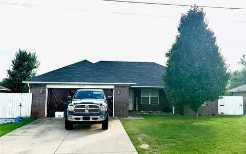 912 S Pittsburg, Russellville, AR 72802