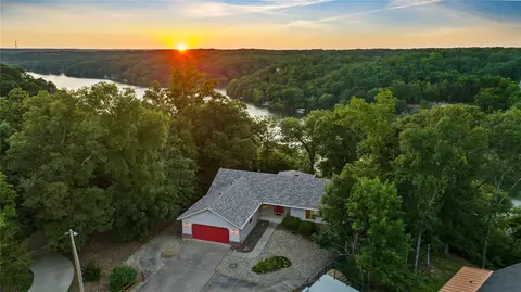 34 Reading Ln, Bella Vista, AR 72714