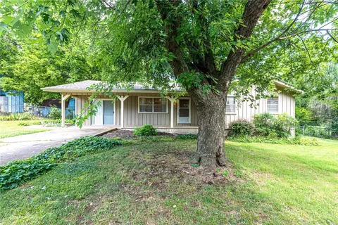 211 Kennan St, Prairie Grove, AR 72753