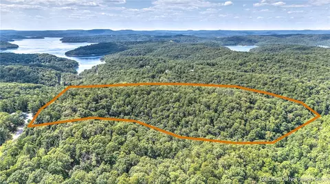 170 Meadow Ridge Rd, Eureka Springs, AR 72632