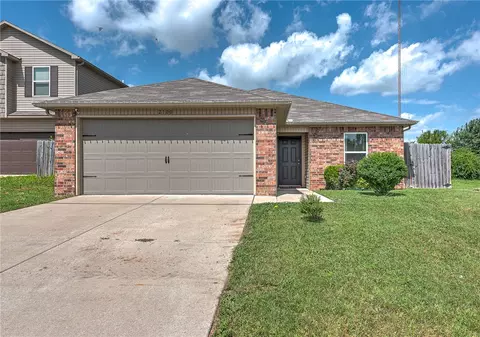 2100 B Pl, Rogers, AR 72758