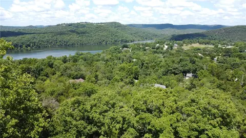 17 Quail Run Dr, Holiday Island, AR 72631