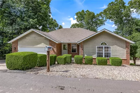 33 Rountree Dr, Bella Vista, AR 72715