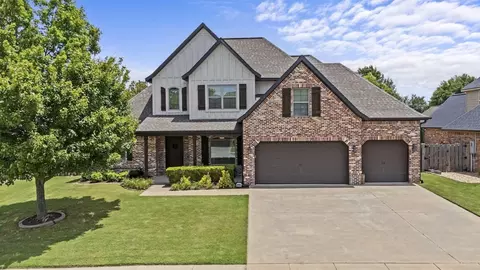 6501 S 35th St, Rogers, AR 72758