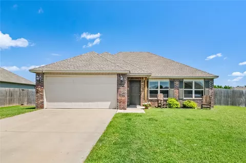 992 Maddy St, Elkins, AR 72727