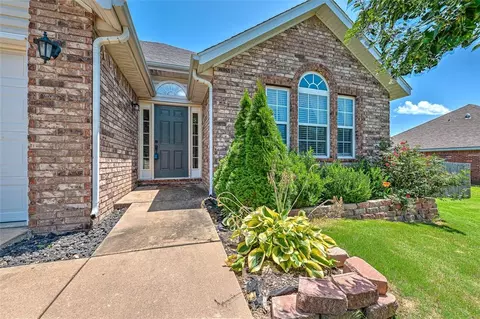517 Tumbleweed St, Lowell, AR 72745