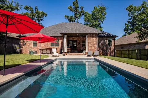 1201 Sycamore St, Cave Springs, AR 72718