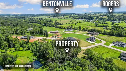 2609 NE Waterfall Ave, Bentonville, AR 72713