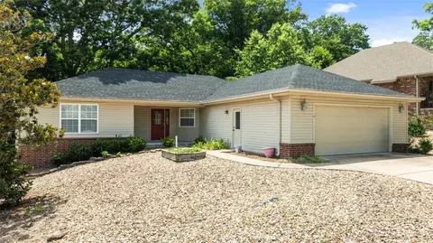 4 Bewcastle Ln, Bella Vista, AR 72714