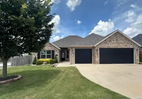 5792 W Cane Hill Dr, Fayetteville, AR 72704