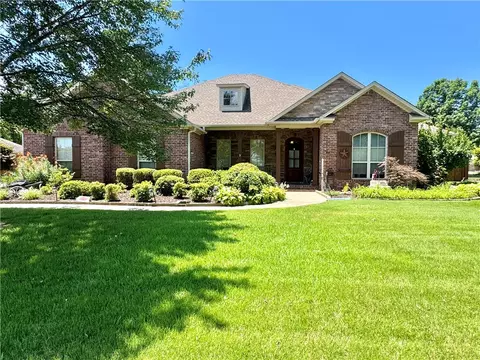 706 S Durant Ave, Russellville, AR 72801