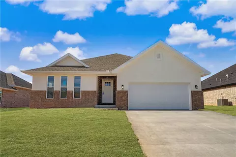 231 Kristen Ln, Centerton, AR 72719