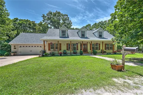 10475 Meadowlark Ln, Gravette, AR 72736