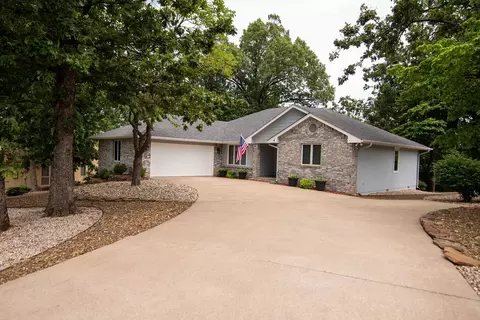 4 Kirkpatrick Ct, Bella Vista, AR 72715