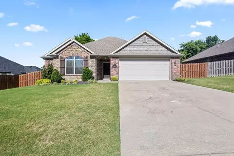 3201 N Raven Ln, Fayetteville, AR 72704