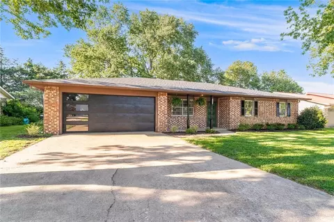 4202 Chapman Ave, Springdale, AR 72762