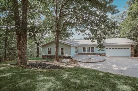 22 Pembroke Ln, Bella Vista, AR 72715
