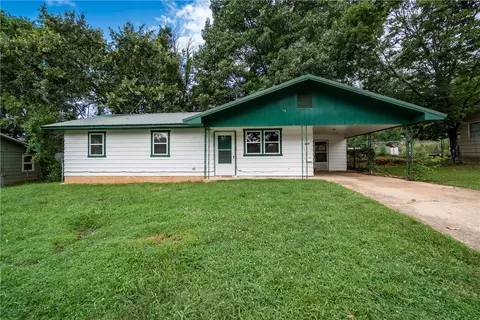 204 Cain St, Berryville, AR 72616