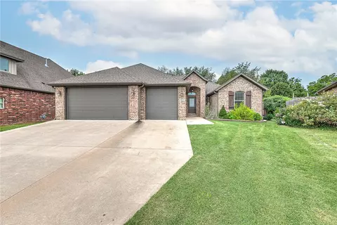 1210 Bradley St, Centerton, AR 72719