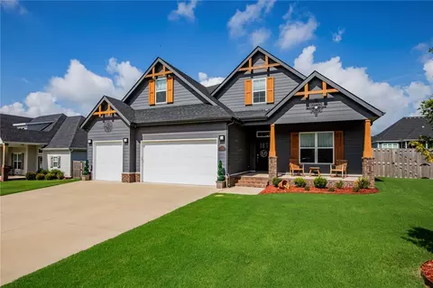 6414 S 60th St, Rogers, AR 72758