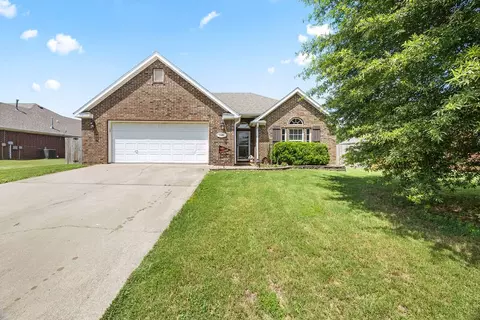 1501 N Shetland Dr, Fayetteville, AR 72704