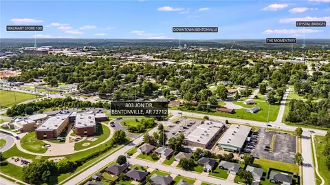 803 Jon Dr, Bentonville, AR 72712