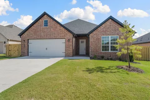 1811 Edwards St, Pea Ridge, AR 72751