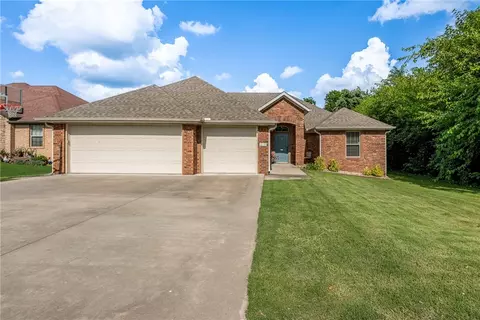 219 Monroe St, Centerton, AR 72719