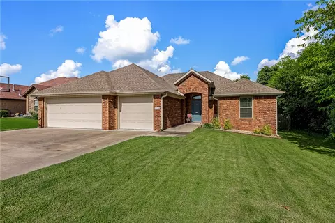 Exterior - 219 Monroe St, Centerton, AR 72719 photo 2 of 7