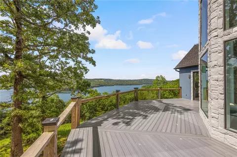 444 Beaverview Dr, Eureka Springs, AR 72631