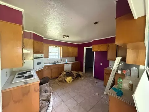 Kitchen - 10127 State Highway 22, Paris, AR 72855 photo 2 of 7
