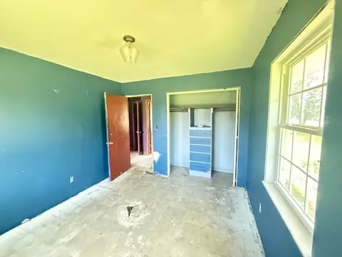 Bedroom - 10127 State Highway 22, Paris, AR 72855 photo 3 of 5