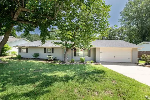 111 San Jose Dr, Springdale, AR 72764