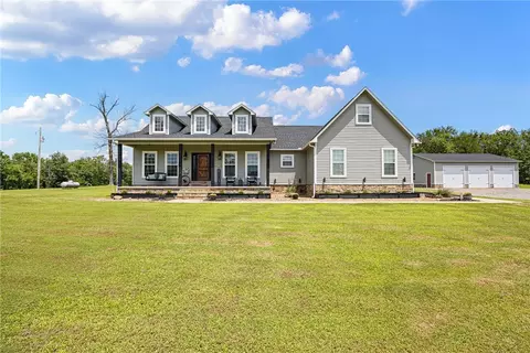 292 Water Falls Ln, Russellville, AR 72802