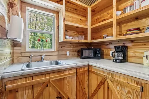 Kitchen - 21201 Bug Scuffle Rd, West Fork, AR 72774 photo 3 of 4
