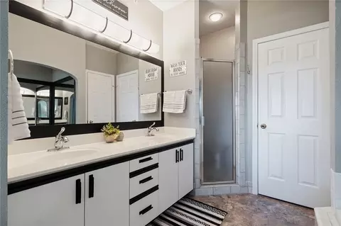 Bath - 835 Fairview St #K8, Branson, MO 65616 photo 1 of 3