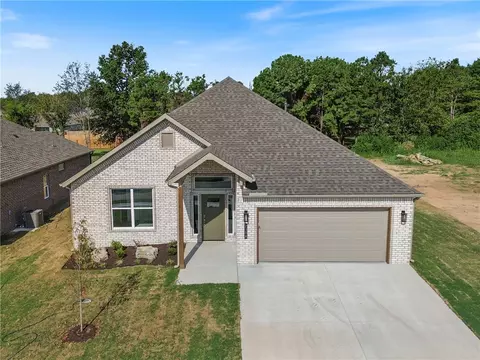 2308 N Lexington St, Siloam Springs, AR 72761