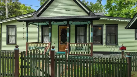 110 Wall St, Eureka Springs, AR 72632