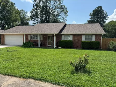 2100 Ellen St, Springdale, AR 72762