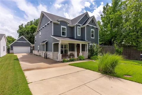 223 E Prospect St, Fayetteville, AR 72701