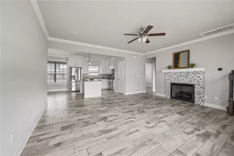 Living - 203 Vicks Cir, Centerton, AR 72719 photo 2 of 4
