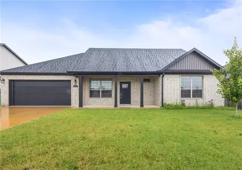 Exterior - 203 Vicks Cir, Centerton, AR 72719 photo 1 of 7