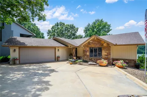 50 Churchill Dr, Bella Vista, AR 72715