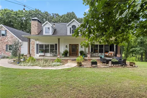 1421 Rustic Dr, Rogers, AR 72756