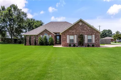 360 Clayton Rd, Cave Springs, AR 72718