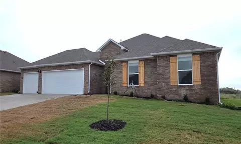 5002 E Sugarloaf St, Siloam Springs, AR 72761