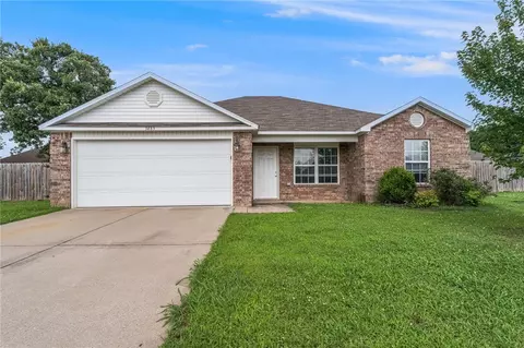 3483 Alliance Dr, Springdale, AR 72764