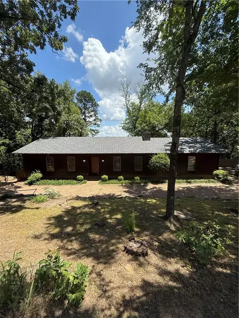 1105 Skyline Dr, Russellville, AR 72802